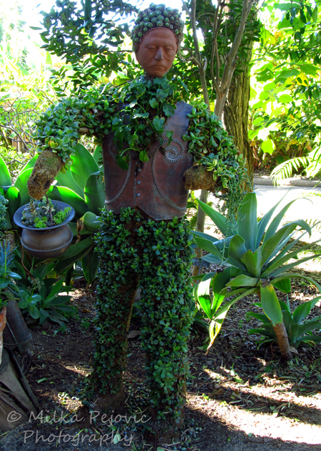 Gardener topiary - San Diego Botanic Garden