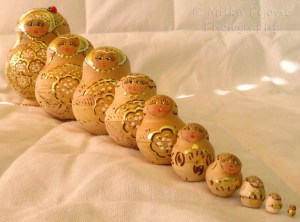 Sunday Post: Arrangement of Russian nesting dolls in diagonal