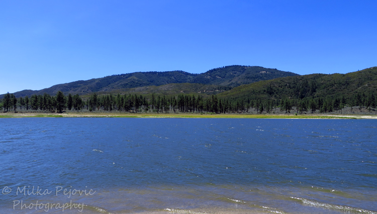 Travel theme: Simplicity of Lake Hemet, Southern California